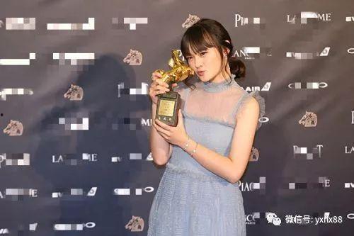 娱乐吃瓜酱12,揭秘娱乐圈幕后故事,带你领略明星真实生活 第1张 娱乐吃瓜酱12,揭秘娱乐圈幕后故事,带你领略明星真实生活 第1张